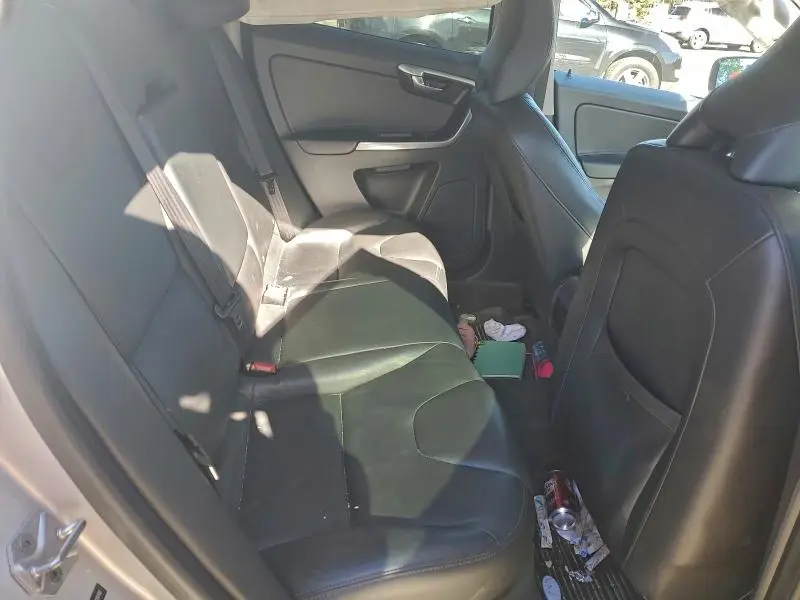 2016 VOLVO XC60 T5 PREMIER  