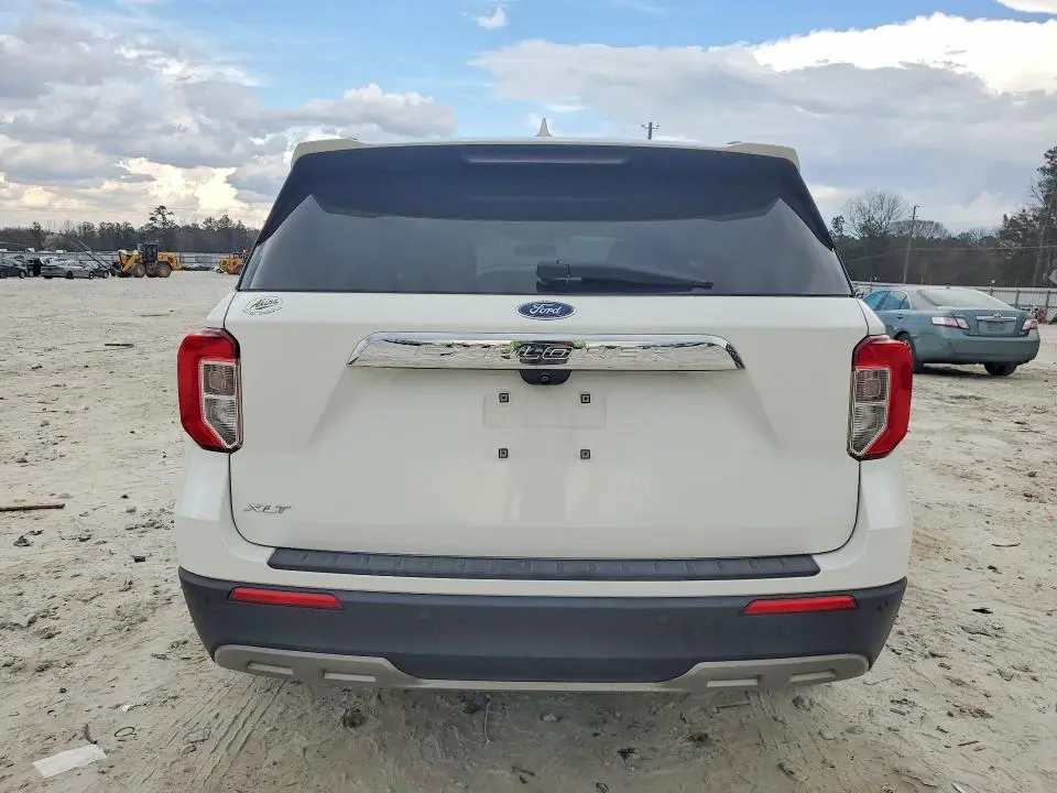2022 FORD EXPLORER XLT  