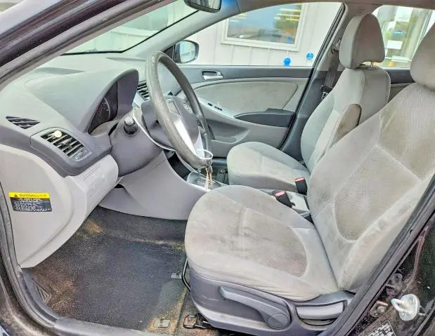 2013 HYUNDAI ACCENT GS  