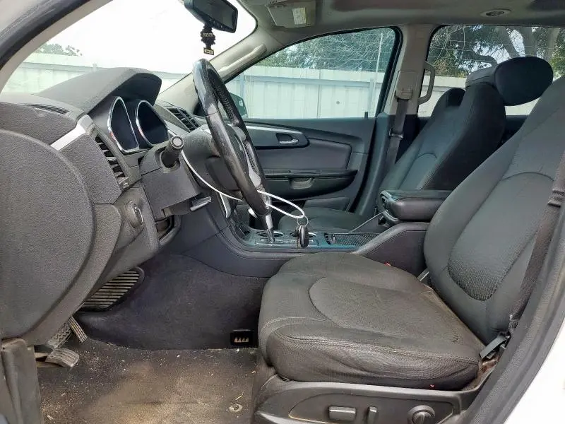 2011 CHEVROLET TRAVERSE LT  