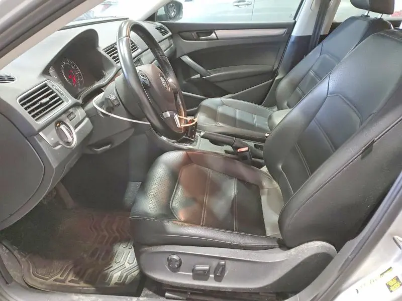 2015 VOLKSWAGEN PASSAT S  