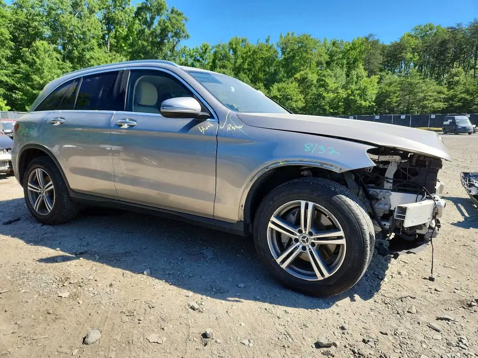 2020 MERCEDES-BENZ GLC 300  