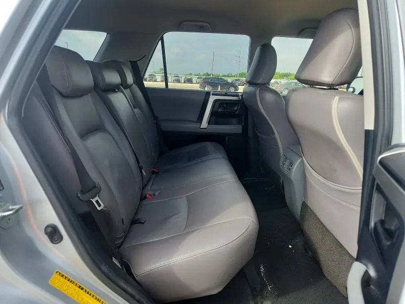 2010 TOYOTA 4RUNNER SR5  