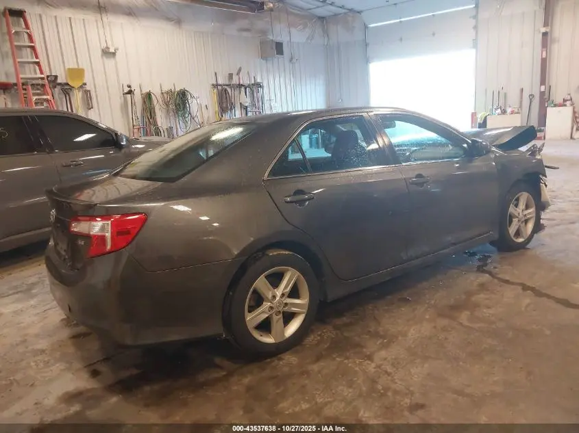 2014 TOYOTA CAMRY SE