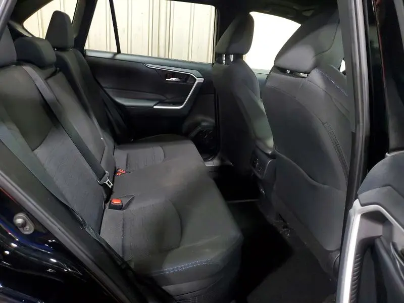 2023 TOYOTA RAV4 SE  
