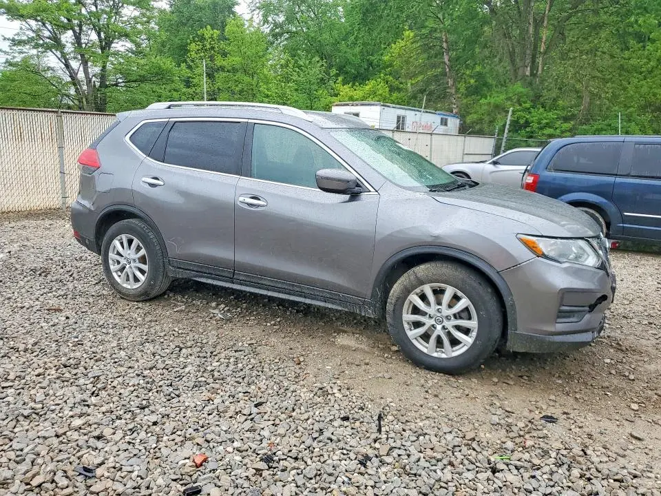 2017 NISSAN ROGUE SV  