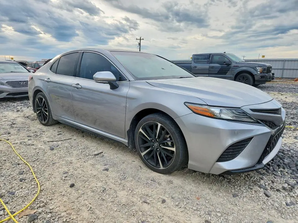2018 TOYOTA CAMRY XSE  