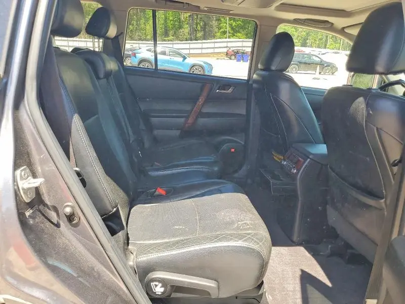 2011 TOYOTA HIGHLANDER LIMITED  