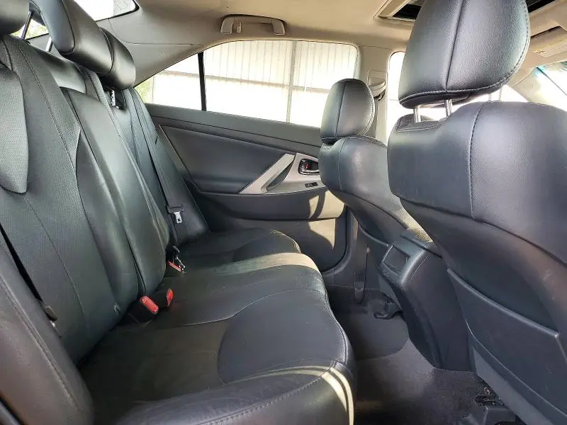 2011 TOYOTA CAMRY SE V6  