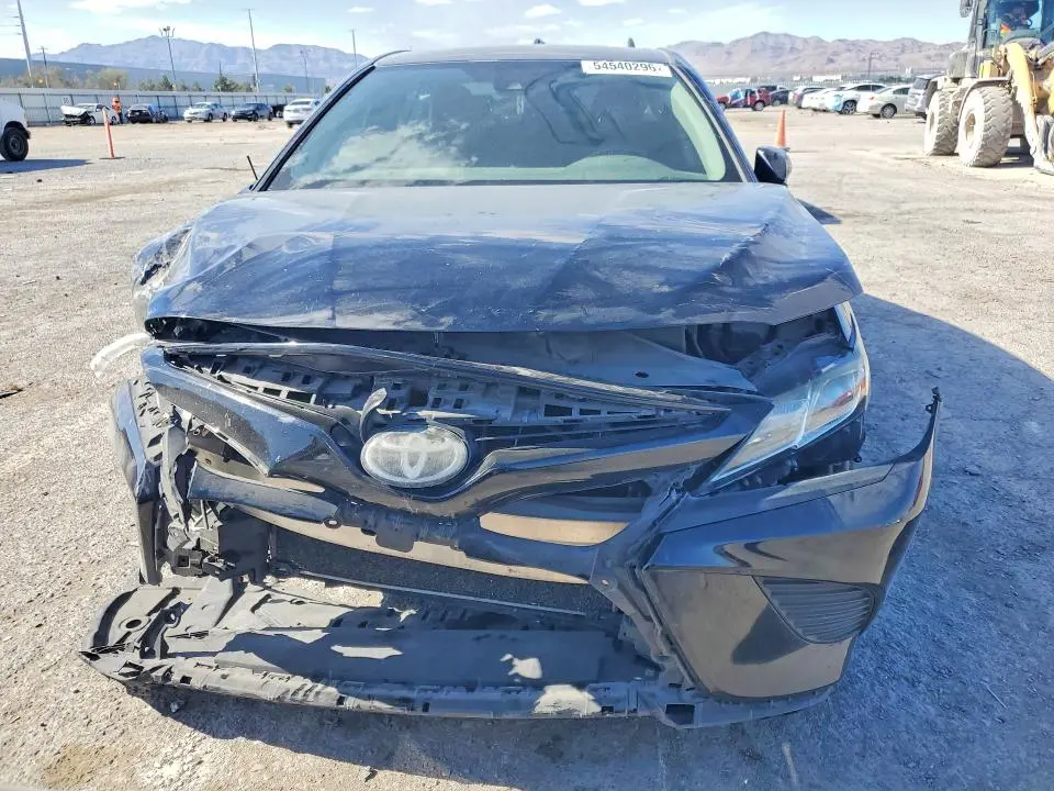 2019 TOYOTA CAMRY SE  