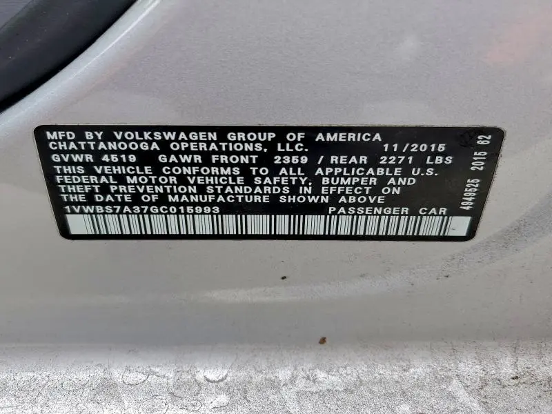 2016 VOLKSWAGEN PASSAT SE  