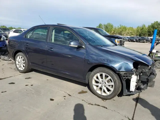 2010 VOLKSWAGEN JETTA SE  