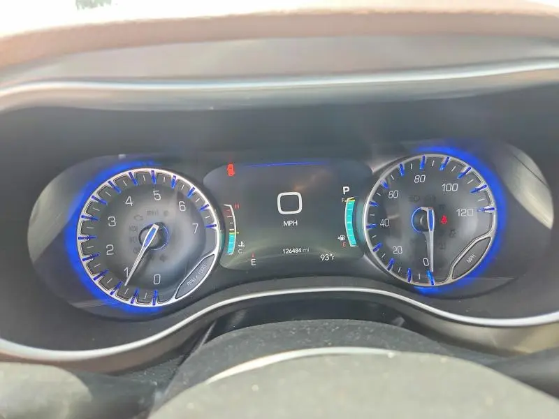 2017 CHRYSLER PACIFICA LIMITED  
