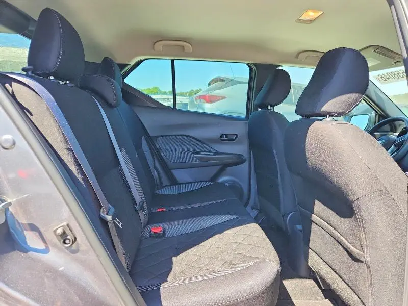 2019 NISSAN KICKS S  