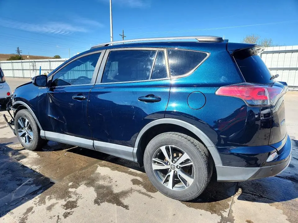 2017 TOYOTA RAV4 XLE  