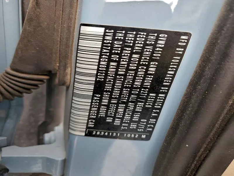 2016 VOLKSWAGEN BEETLE S/SE  