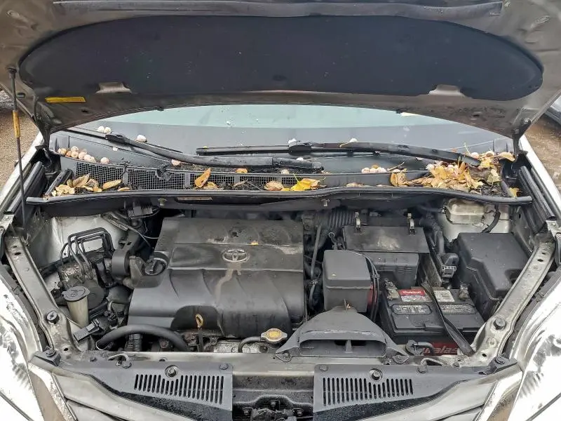 2014 TOYOTA SIENNA XLE  