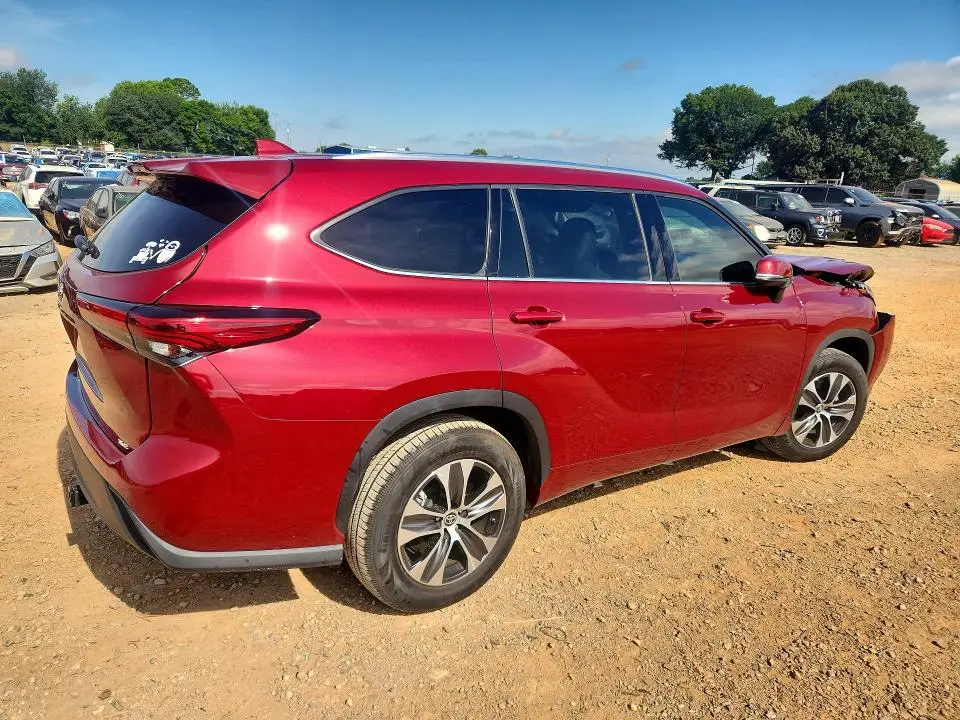 2020 TOYOTA HIGHLANDER XLE  