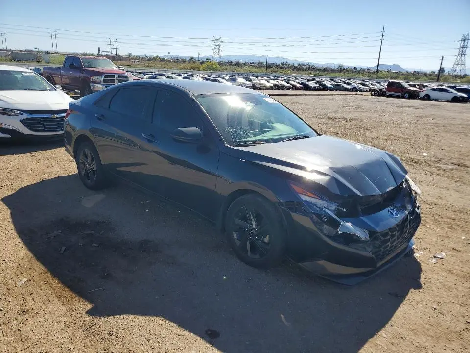 2022 HYUNDAI ELANTRA SEL  