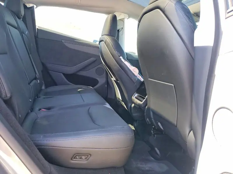 2026 TESLA MODEL Y   