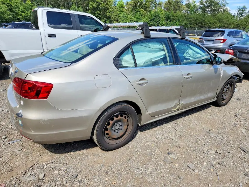 2013 VOLKSWAGEN JETTA SE  