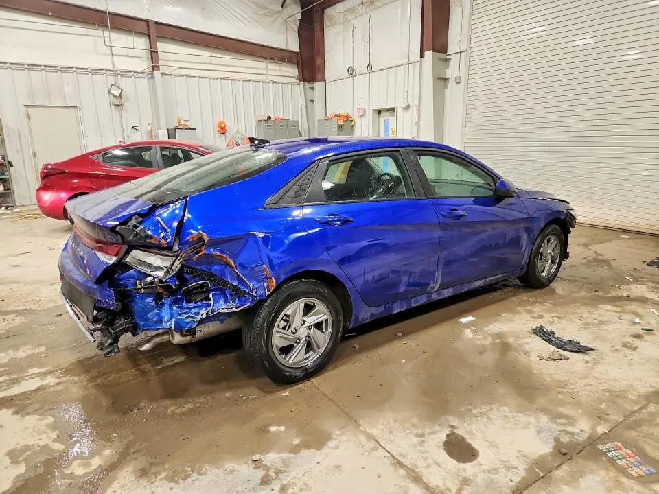 2025 HYUNDAI ELANTRA SE  