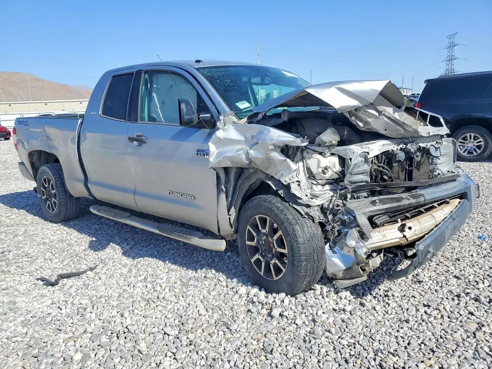 2016 TOYOTA TUNDRA SR5  