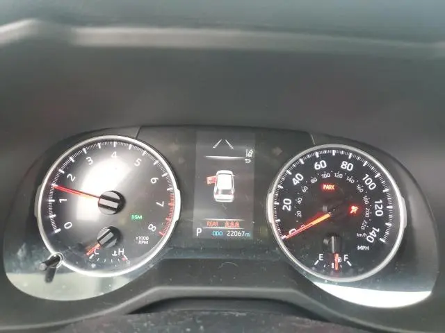 2021 TOYOTA RAV4 XLE  