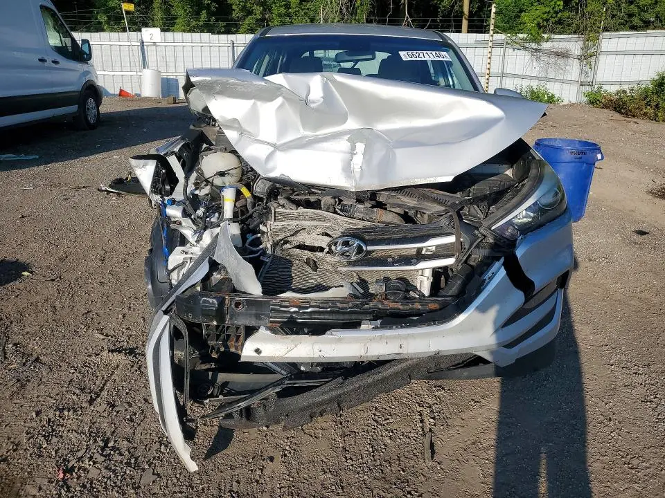 2017 HYUNDAI TUCSON SE  