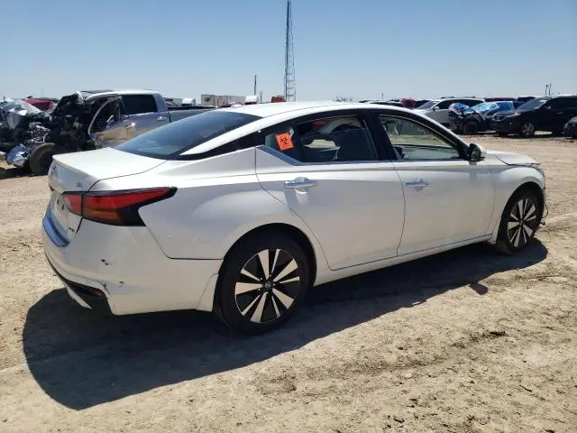 2022 NISSAN ALTIMA SL  