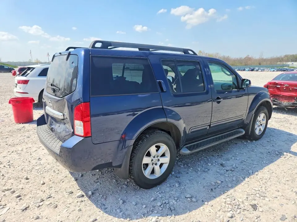 2012 NISSAN PATHFINDER S  
