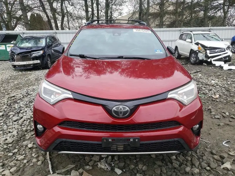 2018 TOYOTA RAV4 SE  