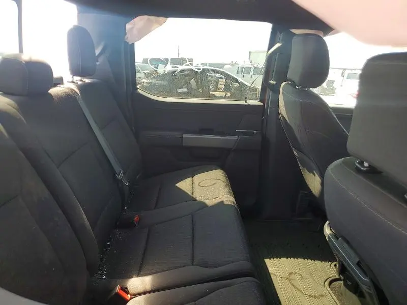 2025 FORD F150 XLT  