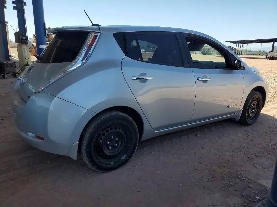 2017 NISSAN LEAF S  