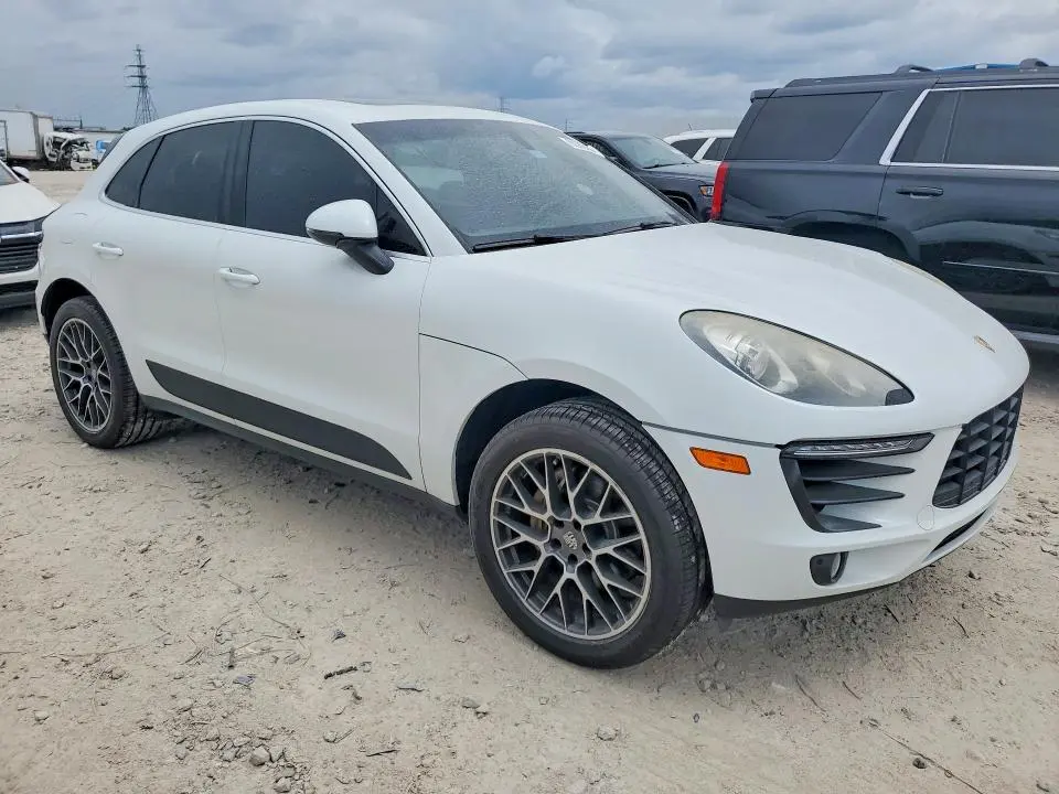 2015 PORSCHE MACAN S  