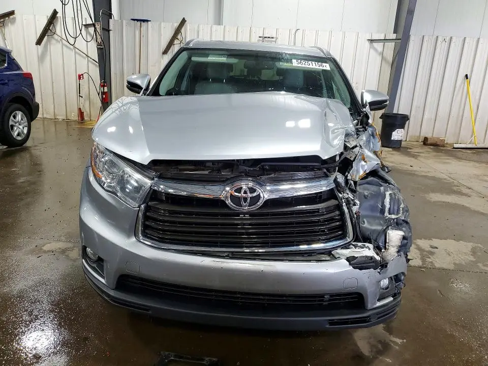 2016 TOYOTA HIGHLANDER XLE  