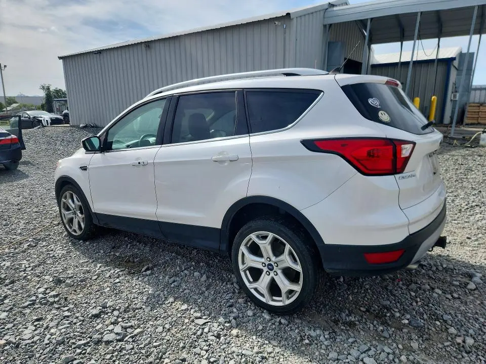 2019 FORD ESCAPE TITANIUM  