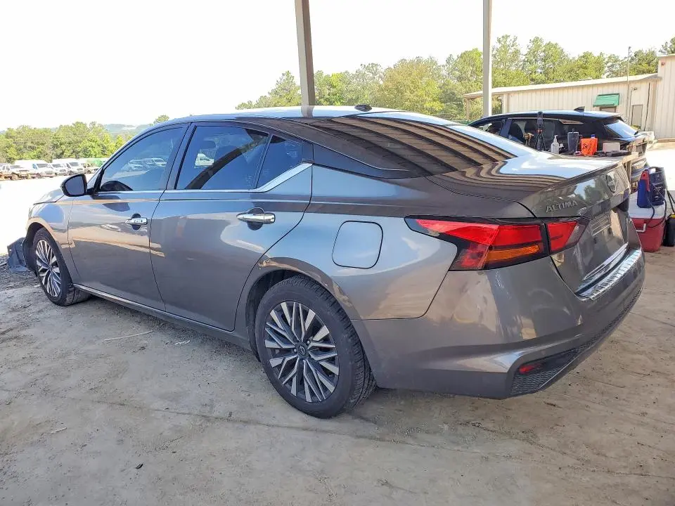 2023 NISSAN ALTIMA SV  