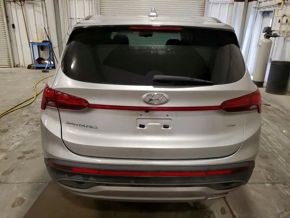 2022 HYUNDAI SANTA FE SE  