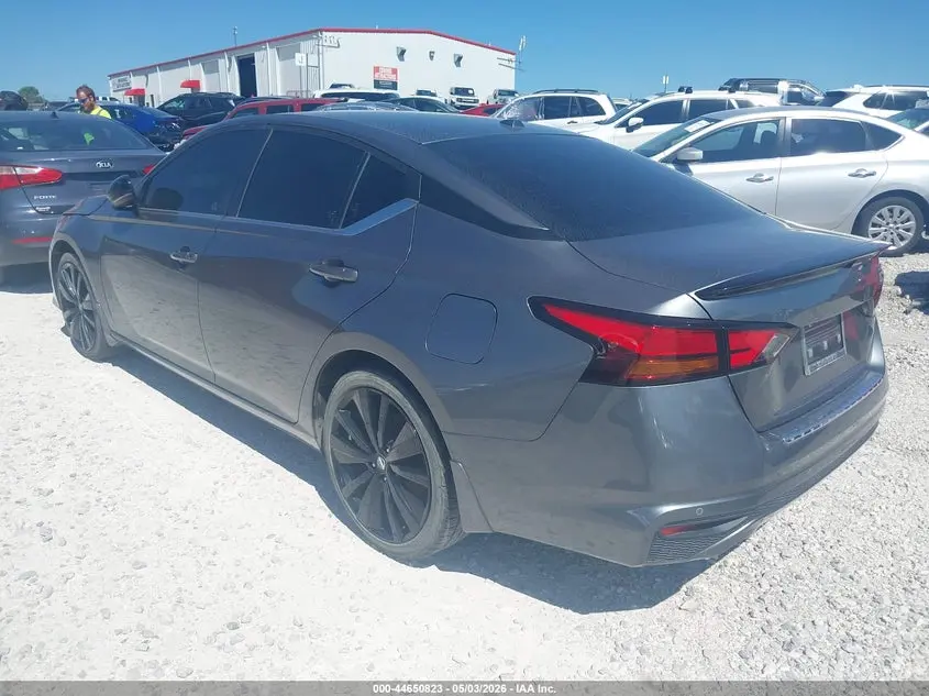 2022 NISSAN ALTIMA SR FWD