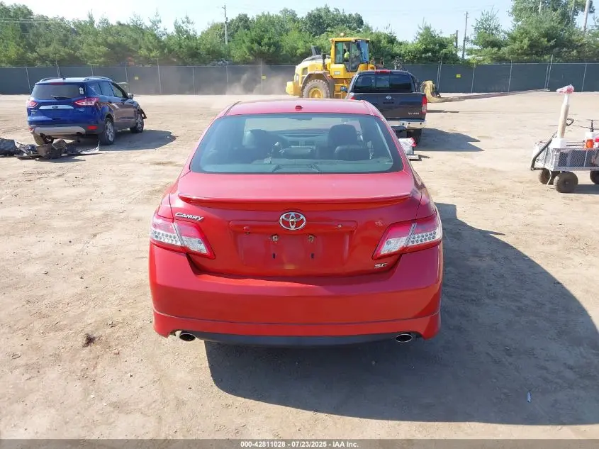 2011 TOYOTA CAMRY SE V6