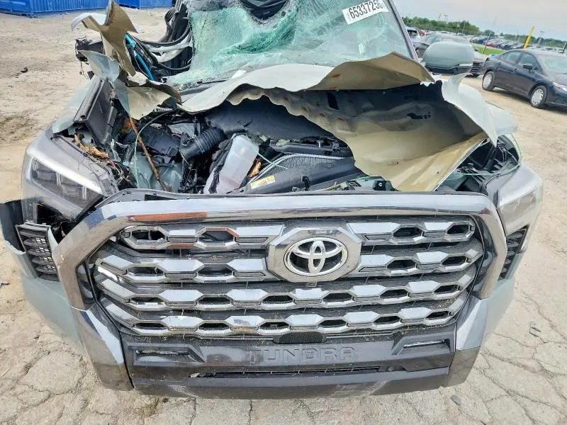 2026 TOYOTA TUNDRA PLATINUM  