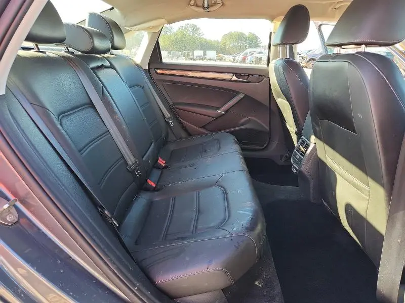 2020 VOLKSWAGEN PASSAT R-LINE  