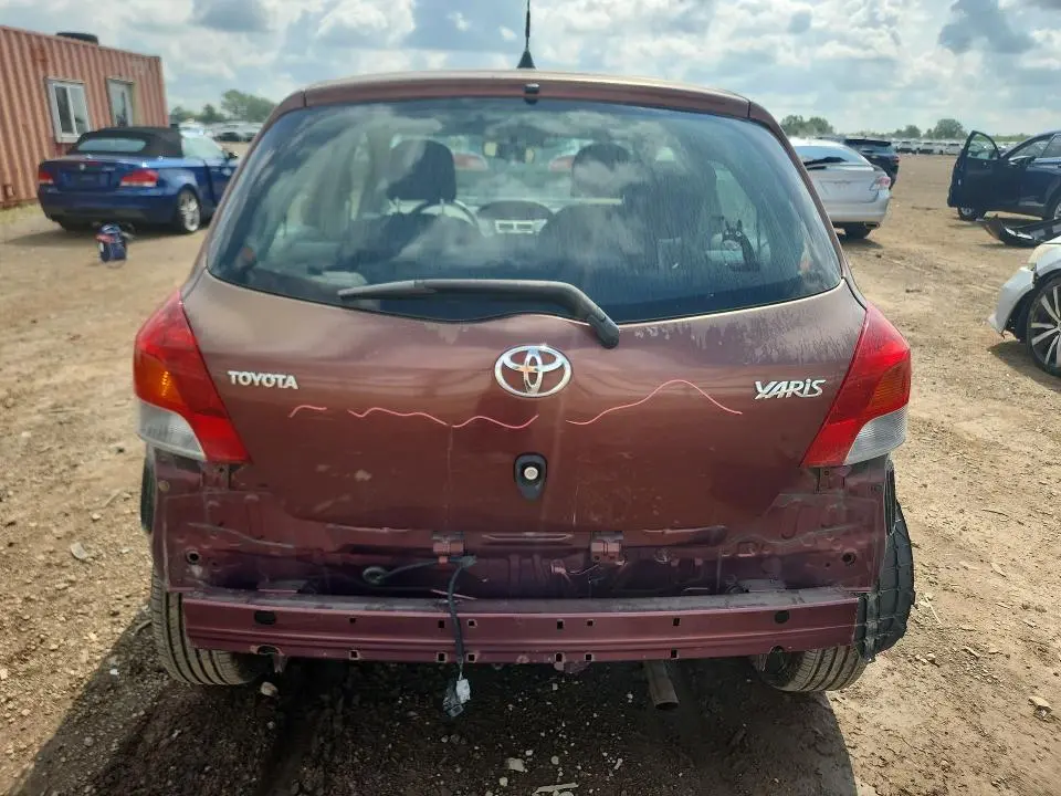 2010 TOYOTA YARIS BASE  