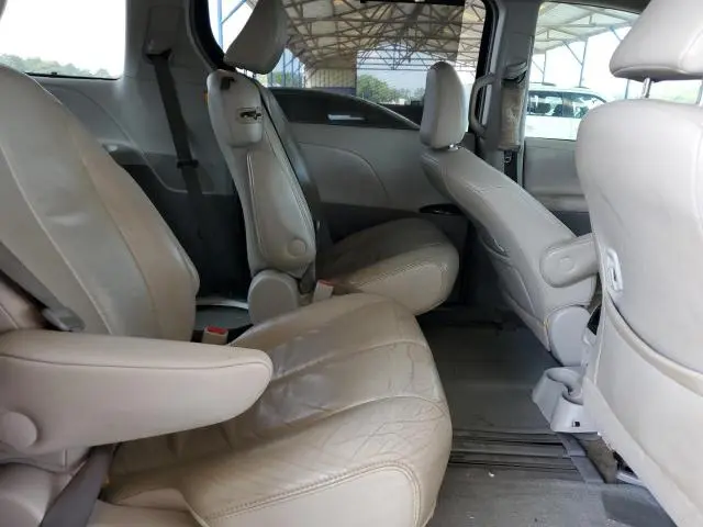 2013 TOYOTA SIENNA XLE  