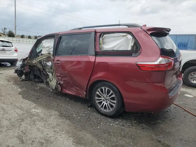 2018 TOYOTA SIENNA XLE  