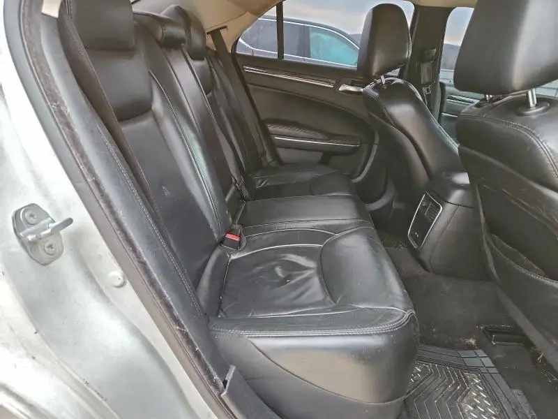 2016 CHRYSLER 300 LIMITED  