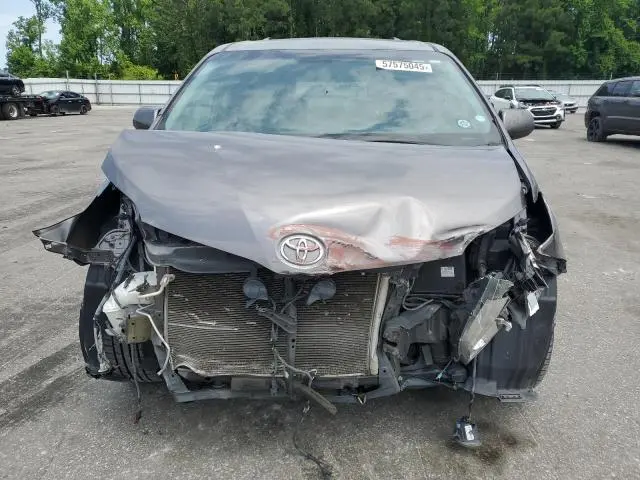 2016 TOYOTA SIENNA XLE PREMIUM 8-PASSENGER  