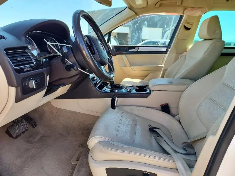 2013 VOLKSWAGEN TOUAREG V6  