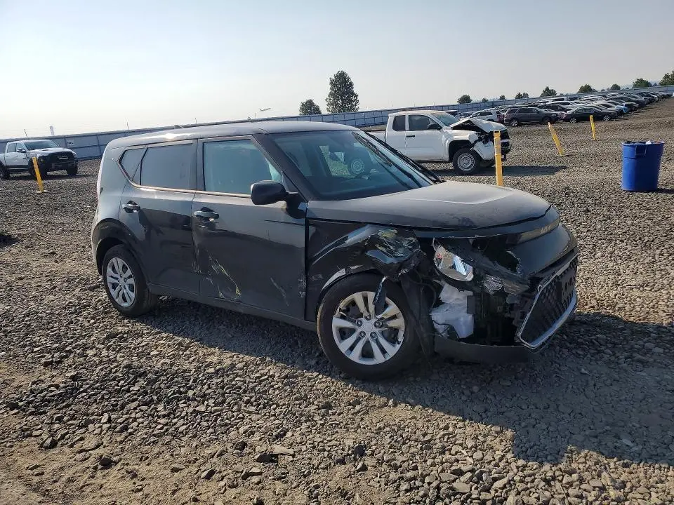 2023 KIA SOUL LX  
